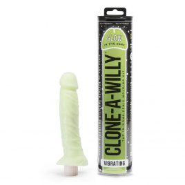 Clone-A-Willy Glow In The Dark Vibrator Molding Kit Green
